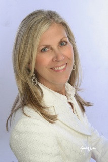 Beth Corrick, Retired, EUA